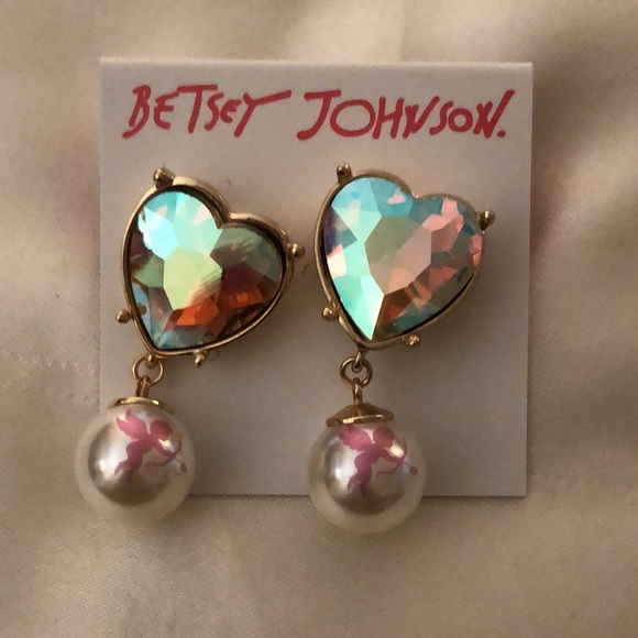 Betsey Johnson Gold Tone XOXO Iridescent Heart & Faux Pearl Cupid Drop Earrings - Picture 4 of 10